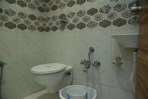 Shree Akshar Restaurant and Hotel – Ahmedabad, TN
