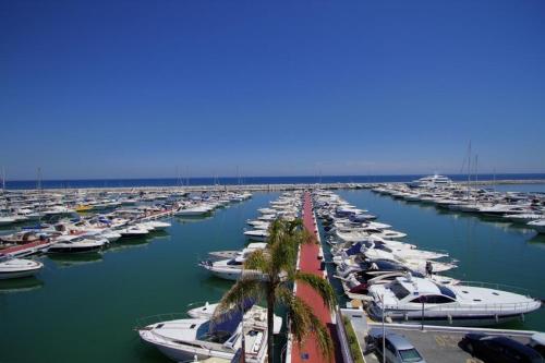 Balcon del Mar, first line of the beach