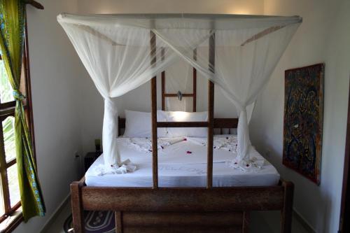 3 bedrooms, 6 beds