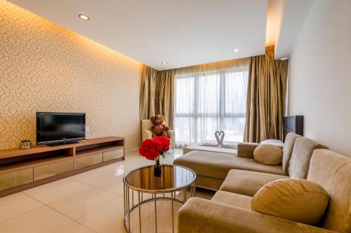 Regalia Residence at KLCC View Sky Pool by KC, Kuala Lumpur