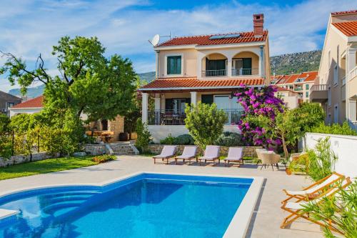Villa Mendula – khách sạn tại Kastel Kambelovac