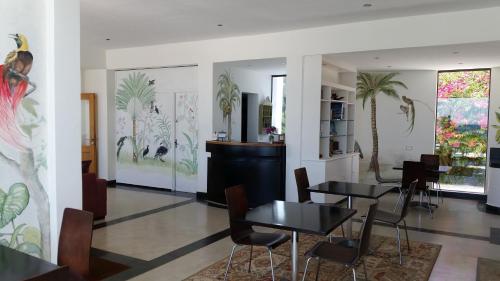 Előcsarnok, Posada de los Pajaros in La Barra