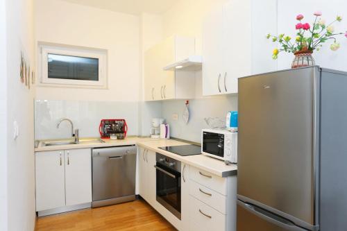 Apartments by the sea Trogir - 16210 - image 4
