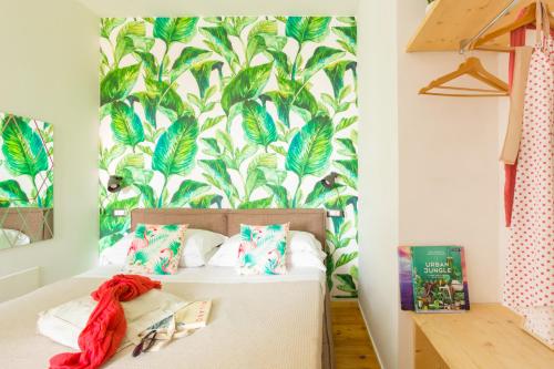 Duomo Views, Light, Jungle-inspired Studio with Terrace