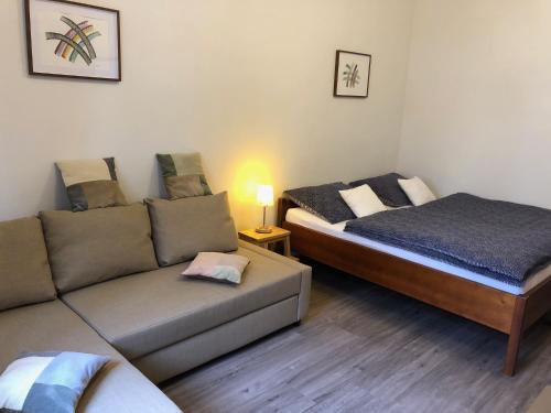 YELLOW STREET APARTMENT in روكيتنايس ناد جيزيرو