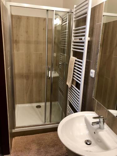 YELLOW STREET APARTMENT in روكيتنايس ناد جيزيرو