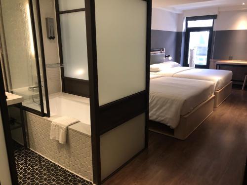 room detail thumbnail 0