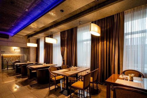 Biplan Hotel - image 11