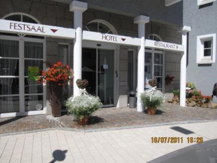 مدخل, Airport Hotel Filder Post in بليينينغن