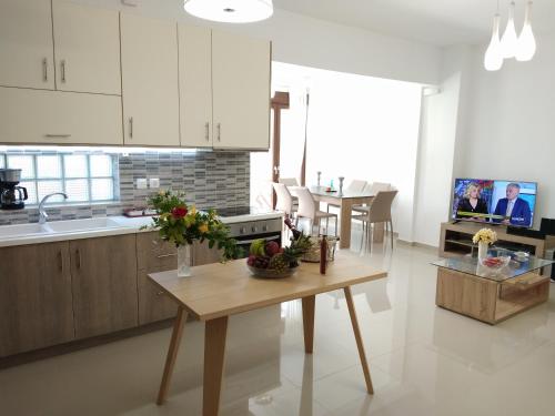 Stylish Home, Unterkunft in Panormos