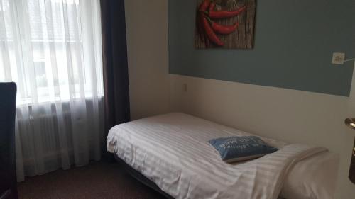 1 twin bed