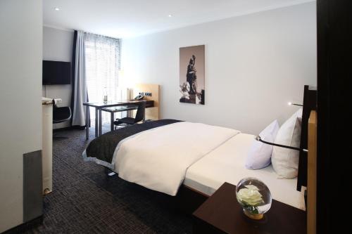 Schiller 5 Hotel - image 3
