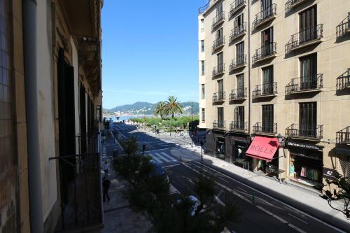 Apartment with Sea View image 6