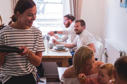 The Victoria - image 7