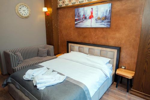 Guest House People - image 7