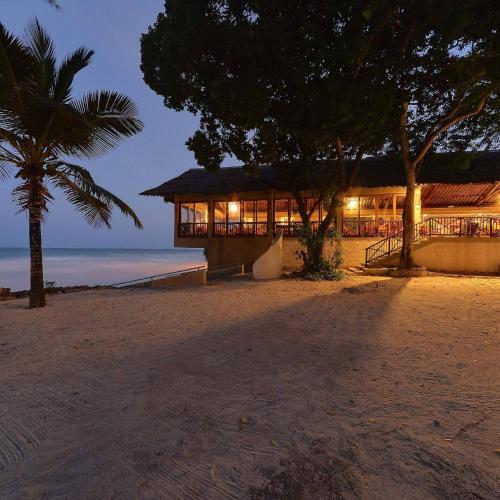 Jardin, Baobab Beach resort - All Inclusive in Mombasa