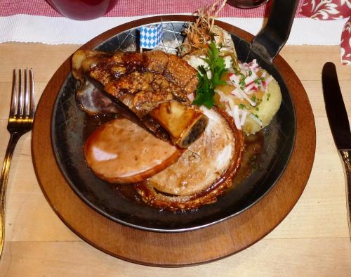 Hotel Neuwirt --Open Restaurant-- - image 8