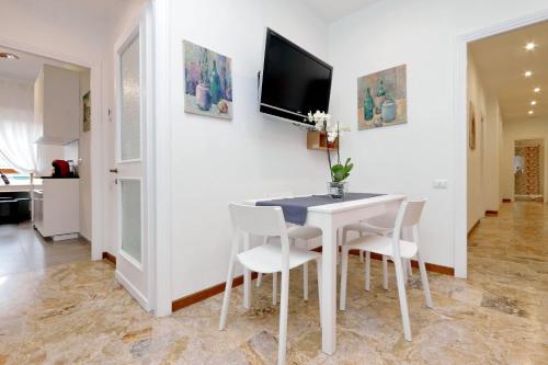 YCH-TRASTEVERE cozy flat for 8 people, Рим (фото 10)