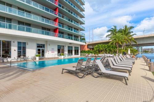 2/2 Miami - Panoramic views at Beachwalk Resort 27th for 6 guests by Ammos VR - image 39