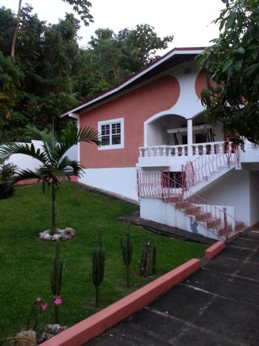 入口, 波蘭公主旅館 (Polish Princess Guest House) in 迪拉柏斯