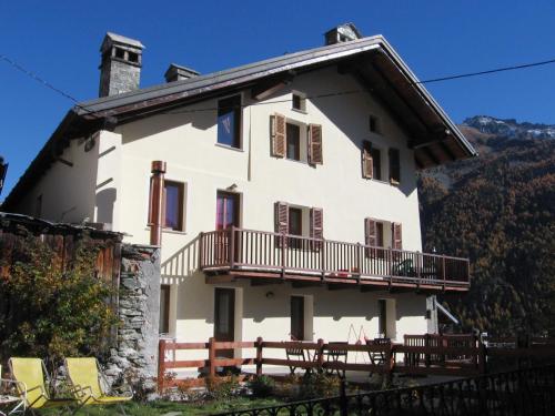  Appartamenti Centrali con Vista Panoramica, Pension in Champoluc bei Saint Jacques