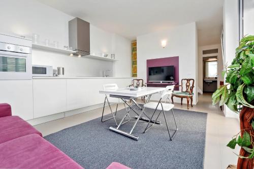 Piazza del Popolo Apartment Room Type - One-Bedroom Apartment