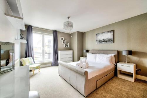 Altido Stylish 3bd City Centre Apt - Free Parking & Lift, Edinburgh, Edinburgh and the Lothians