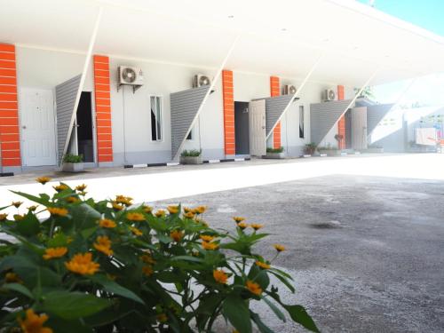 Exterior view, Sichon Modern House Hotel near Navita Bar.Cafe&Restaurant