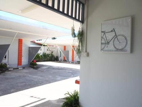 Exterior view, Sichon Modern House Hotel near Navita Bar.Cafe&Restaurant