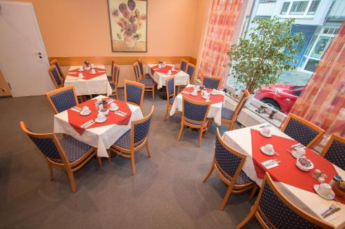 Létesítmények, Hotel Garni am Markt - Businesshotel - Fruhstucksbuffet - Fahrradabstellplatz - Hunde willkommen in Neustadt Bei Coburg