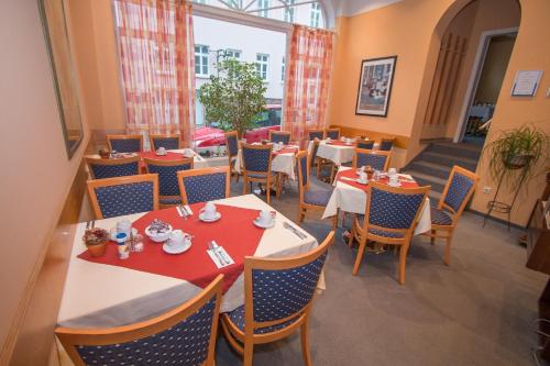 Létesítmények, Hotel Garni am Markt - Businesshotel - Fruhstucksbuffet - Fahrradabstellplatz - Hunde willkommen in Neustadt Bei Coburg