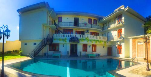 Exterior view, Forever City Hotel in Kalalgoda