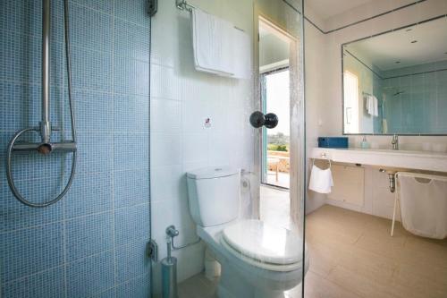  Kleismata Villa Sleeps 8 Pool Air Con WiFi in Klísmata