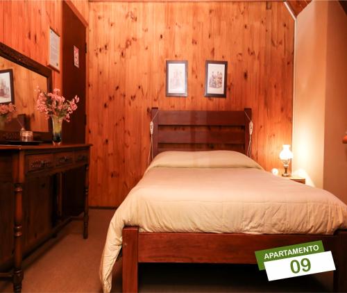 Standard Double Room image 2