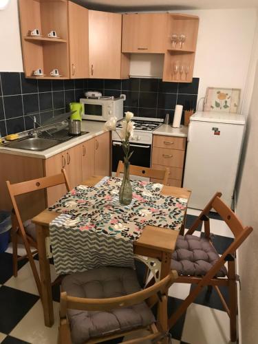 Révay 6 Apartment - image 7