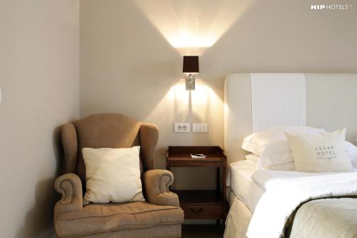 Deluxe Double or Twin Room image 6