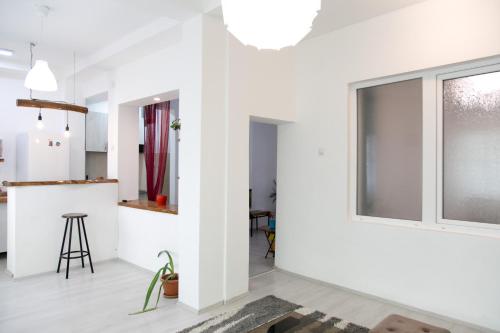 Kolev Apartments - Two Bedroom Cozy Central Apartment, Скопье (фото 8)