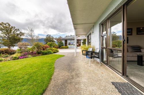 湖濱汽車旅館公寓 (Lakeside Motel & Apartments) in 市中心