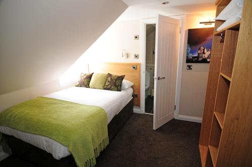 Double room, small