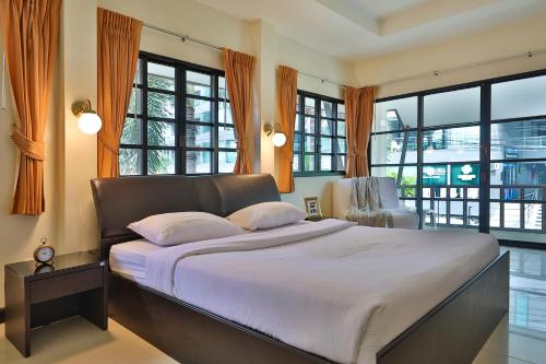 room detail thumbnail 0