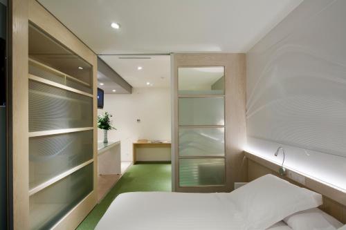 Ako Suites Hotel - main image