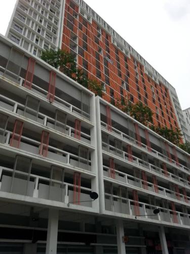 Suria Jelutong in Bukit Jelutong