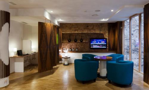 Ako Suites Hotel - image 8