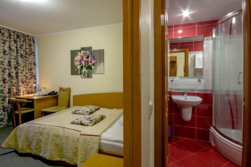 Tourist Hotel