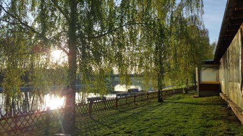 Amstel Hattyú Panzió -Érintésmentes bejelentkezés