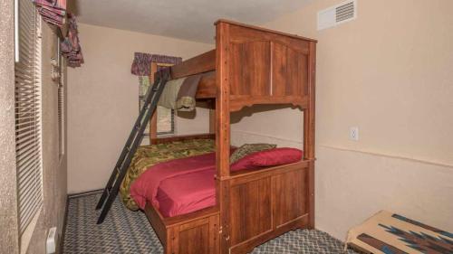 Mac Cabin - image 6