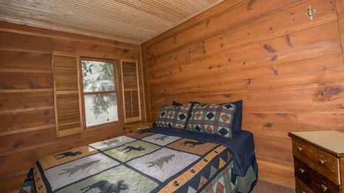 Wild Horse Cabin - image 5