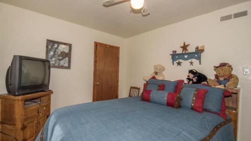 Trailhead Hideaway - image 8