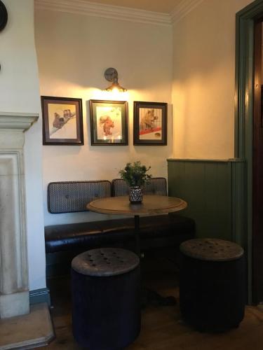 White Hart Inn - image 11