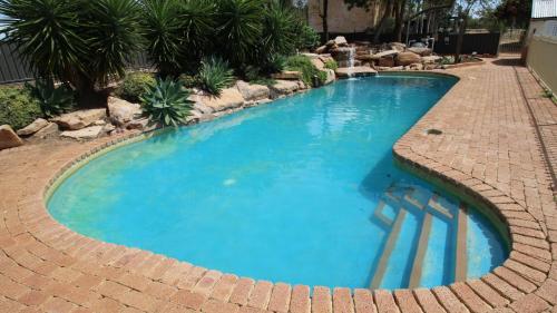 Swimming pool, Dempster Cottage in Northam